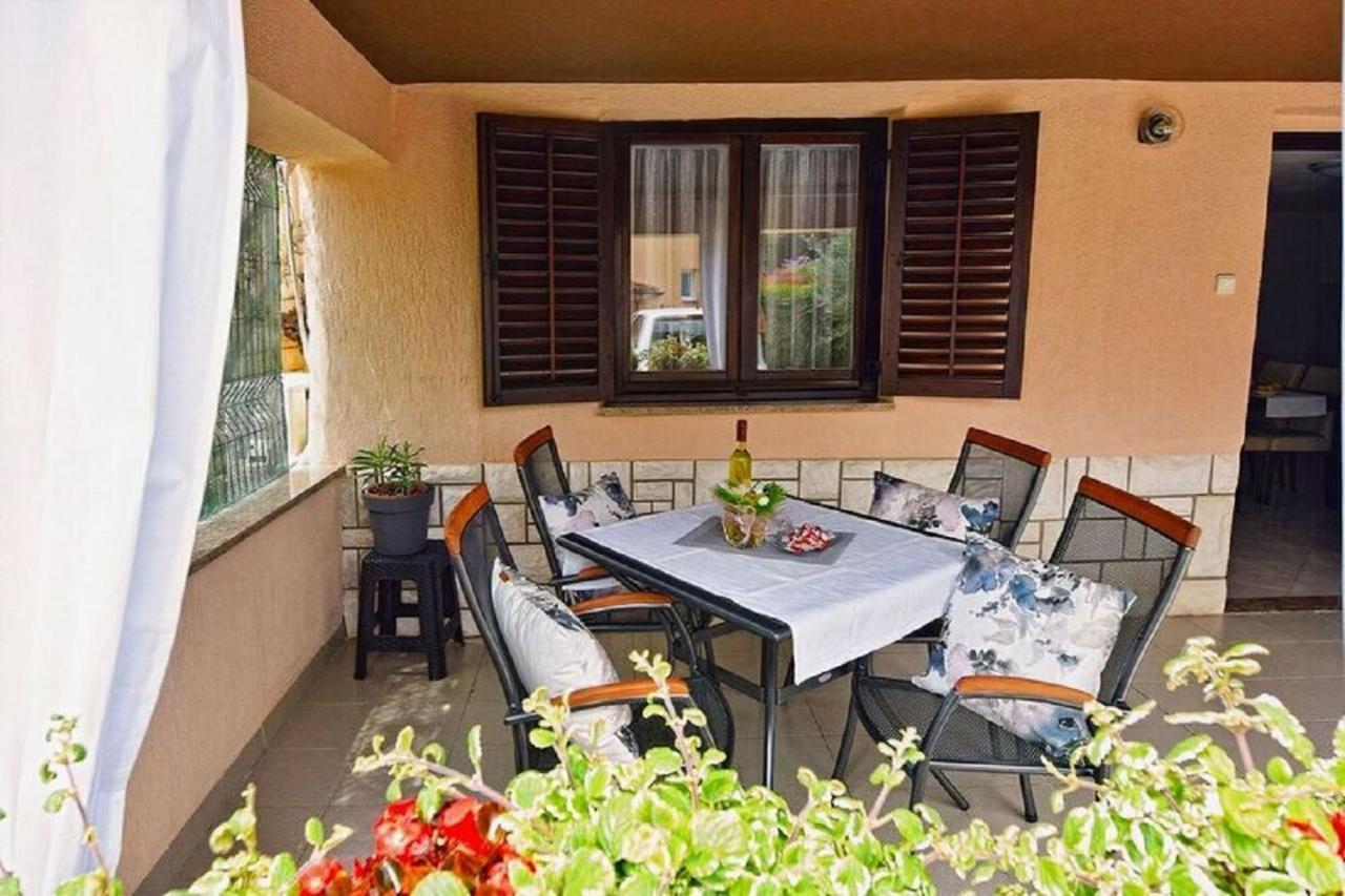 Apartmani Sole Pjescana Uvala Εξωτερικό φωτογραφία