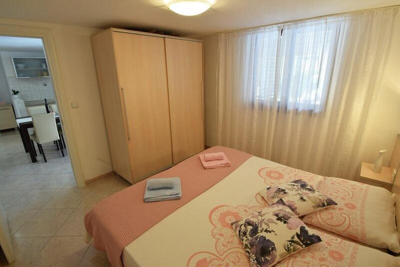 Apartmani Sole Pjescana Uvala Εξωτερικό φωτογραφία